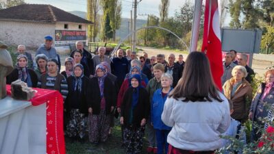 Mustafakemalpaşa’ya bağlı Kabulbaba Mahallesi'nde, Türkiye Cumhuriyeti’nin kurucusu Ulu Önder Gazi