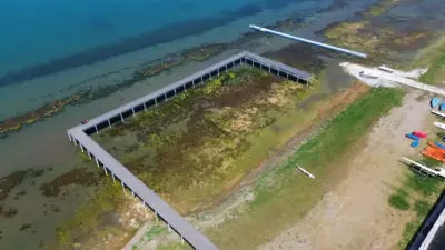 Bursa'nın İznik ilçesinde yaşanan kuraklık, gölün suyunu korkutucu seviyeye düşürdü.