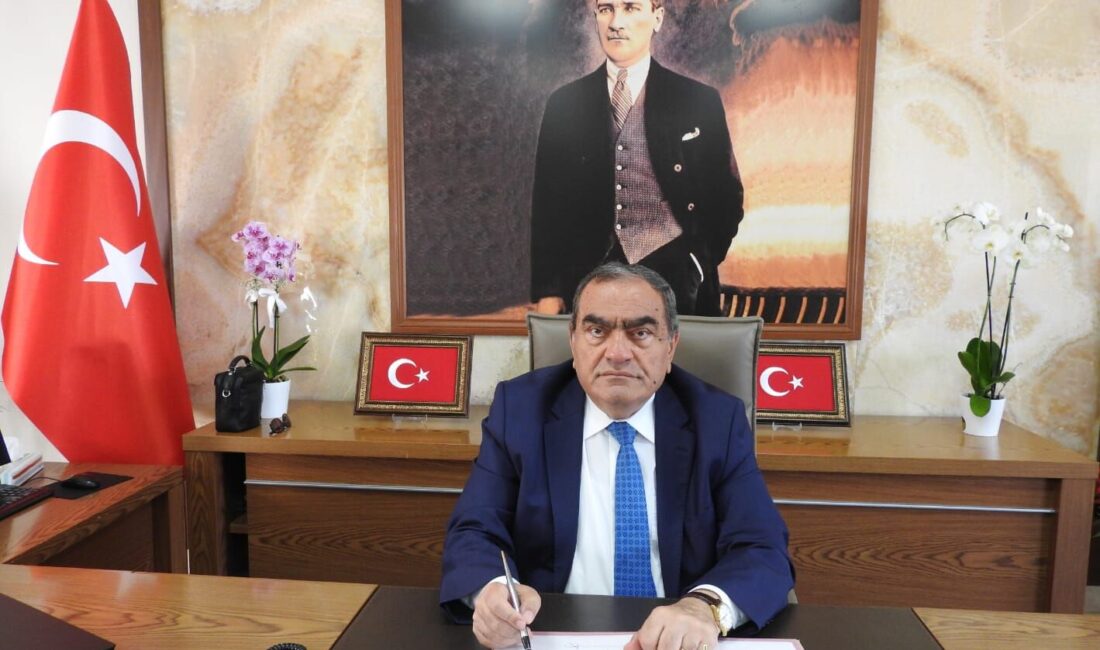 Mustafakemalpaşa Kaymakamı Mehmet Okur, 10 Kasım Atatürk'ü anma günü ve