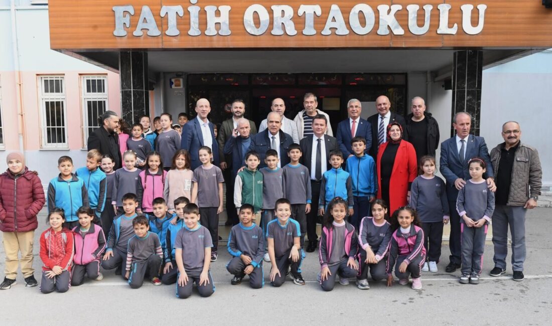 Osmangazi’de yaşayan vatandaşlarla daha güçlü iletişim kurmak ve hizmetleri yerinde