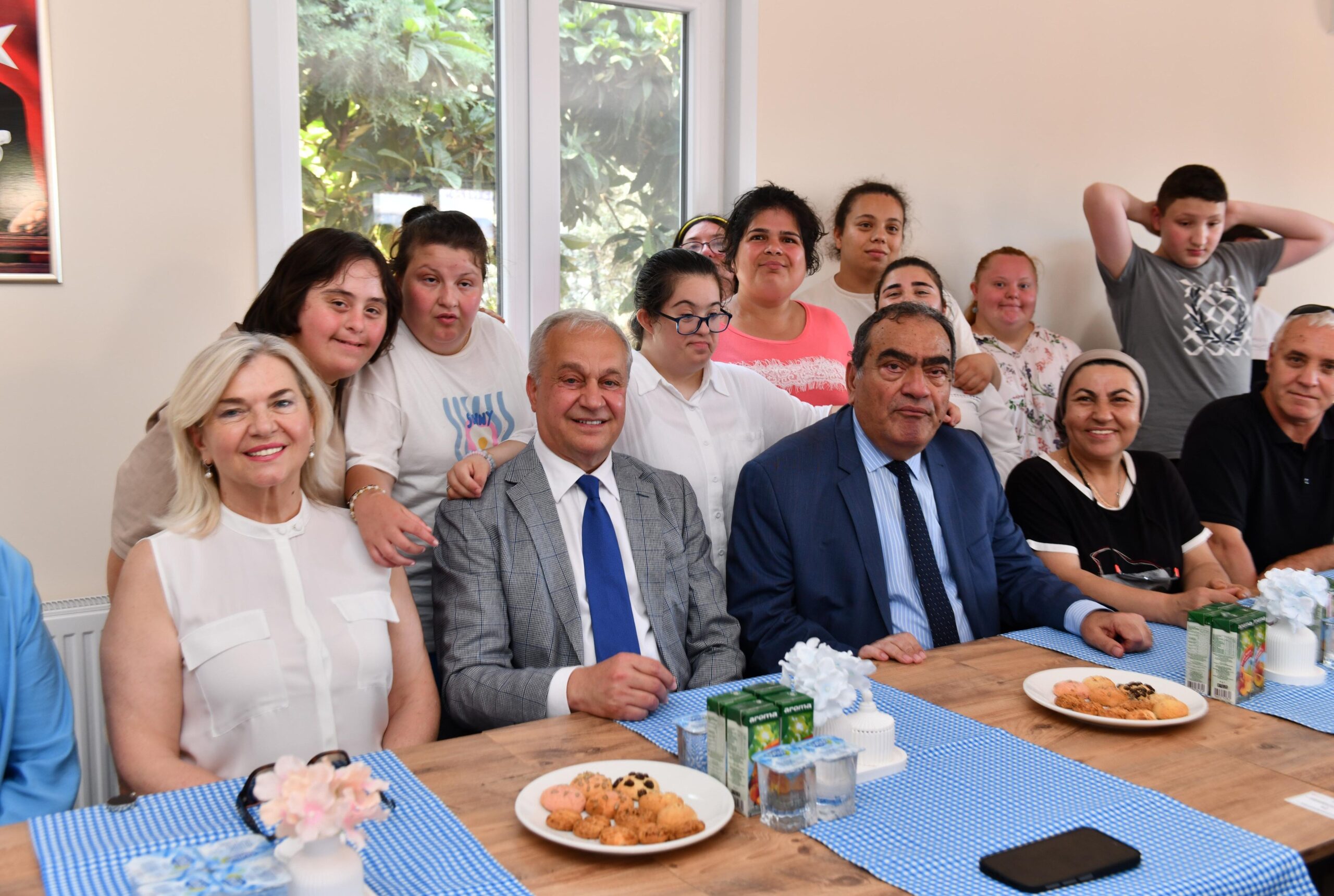 Mahmut Çolakoğlu Parkı’nda “Gülümseyen Kafe” Hizmete Girdi (10)
