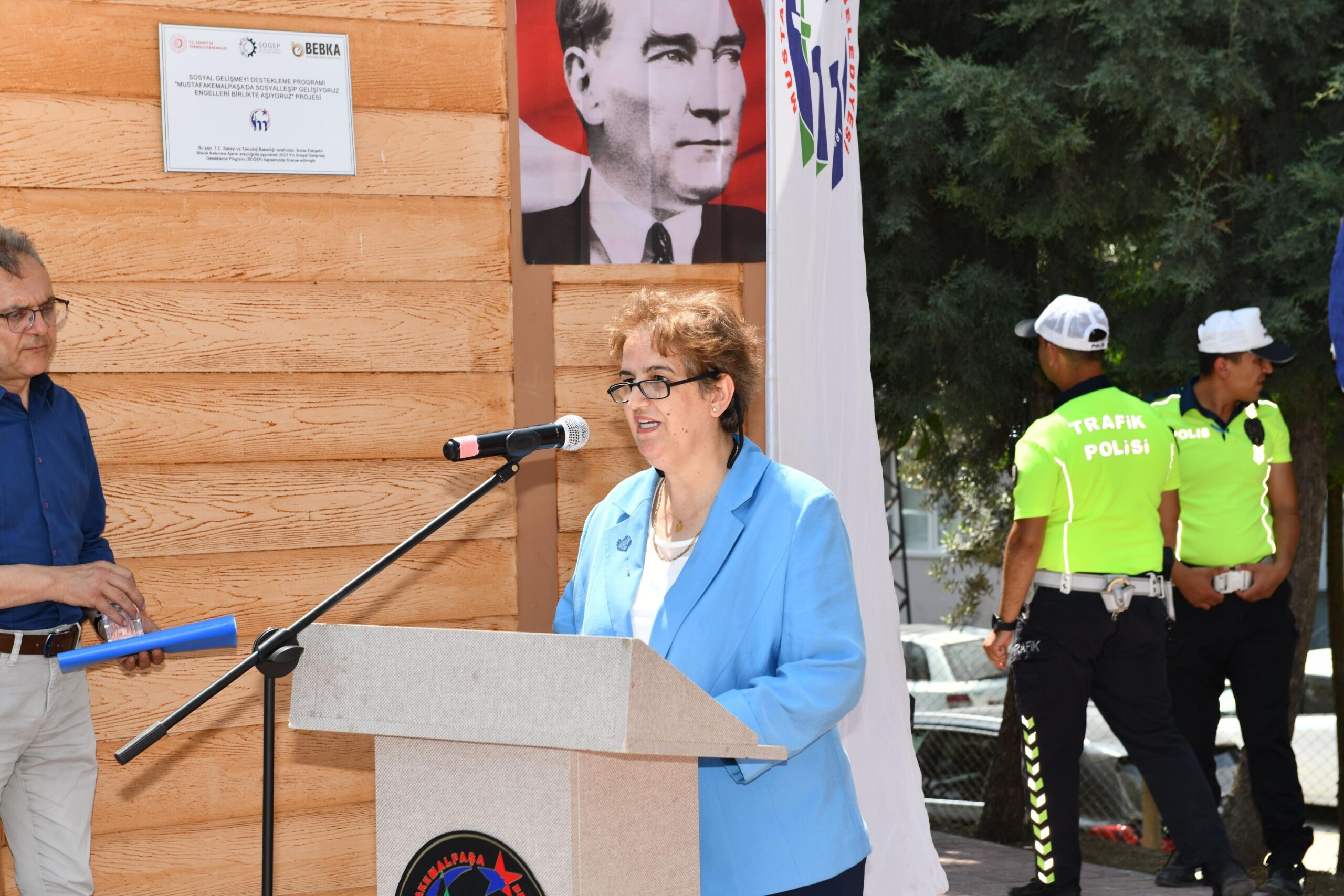 Mahmut Çolakoğlu Parkı’nda “Gülümseyen Kafe” Hizmete Girdi (5)