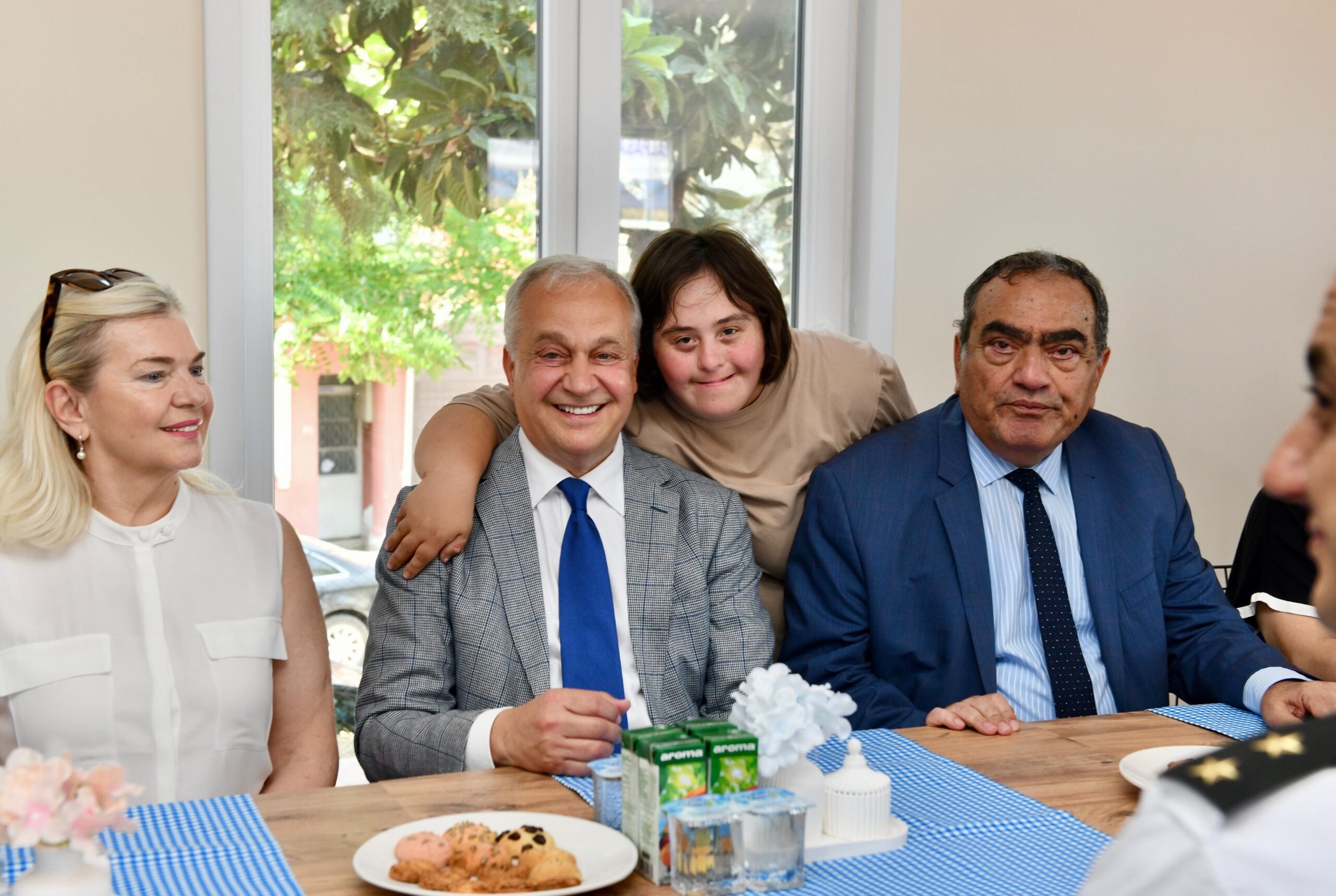 Mahmut Çolakoğlu Parkı’nda “Gülümseyen Kafe” Hizmete Girdi (9)