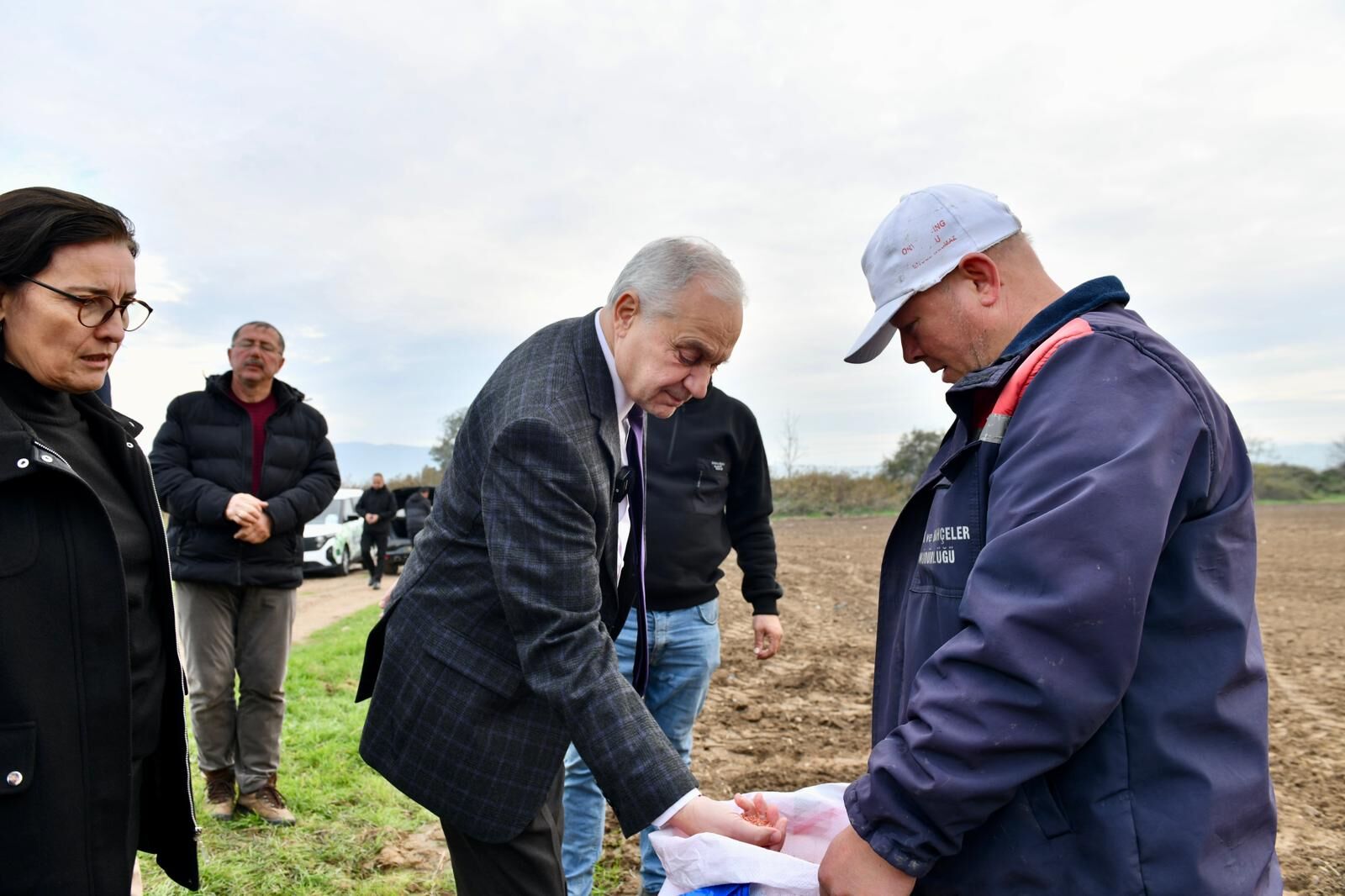 Mustafakemalpaşa’da Cendere Buğdayi Toprakla Buluştu (2)