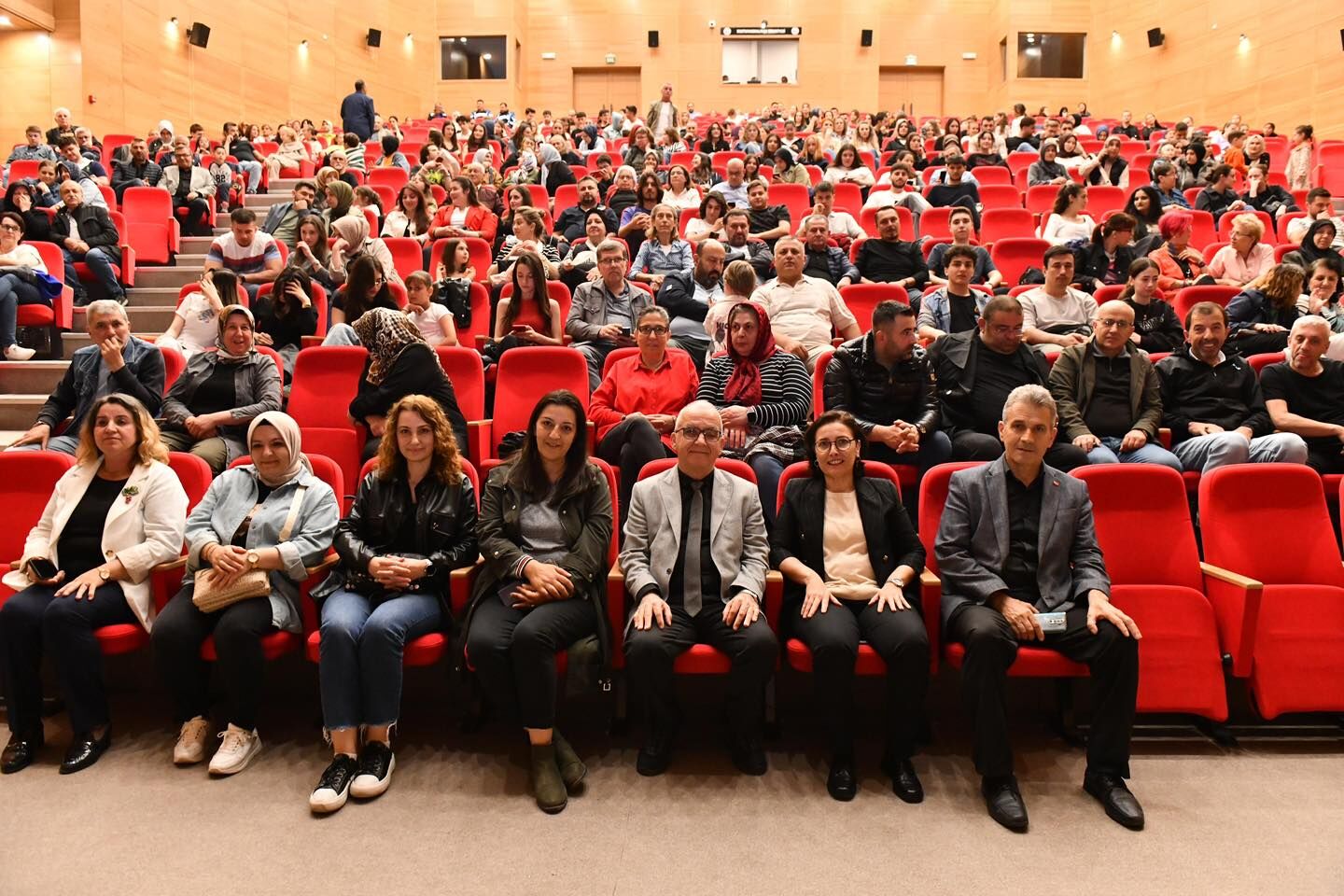 Mustafakemalpaşa’da Genç Yetenekler “O Ses Benim” Sahnesinde Buluştu (7)