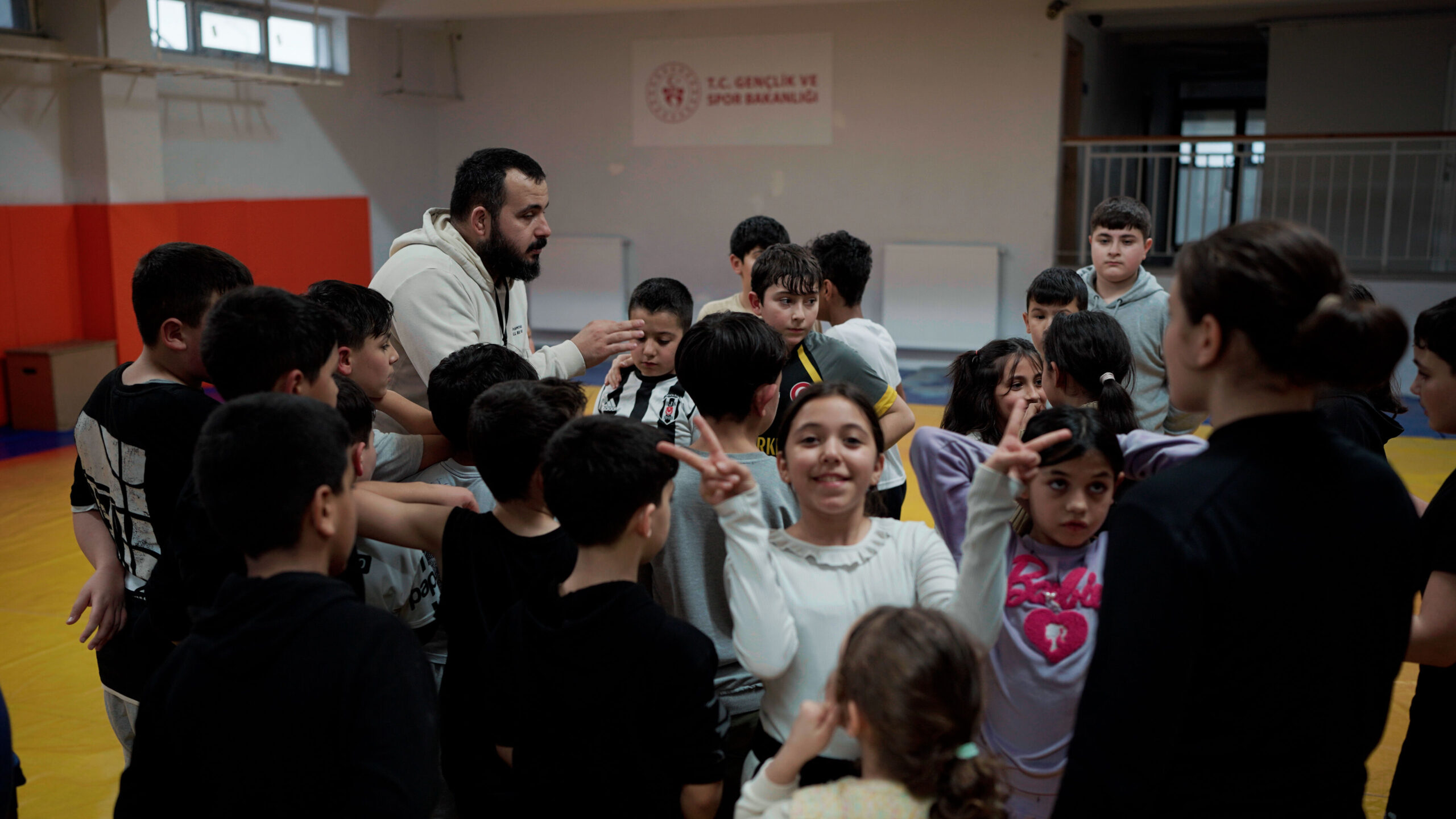 Nested Sequence 01.00 00 17 01.Still002