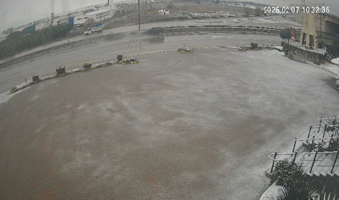 Bursa-İzmir yolunda Hasbahçe önünde olan kaza bölgedeki işyerinin güvenlik kameralarına