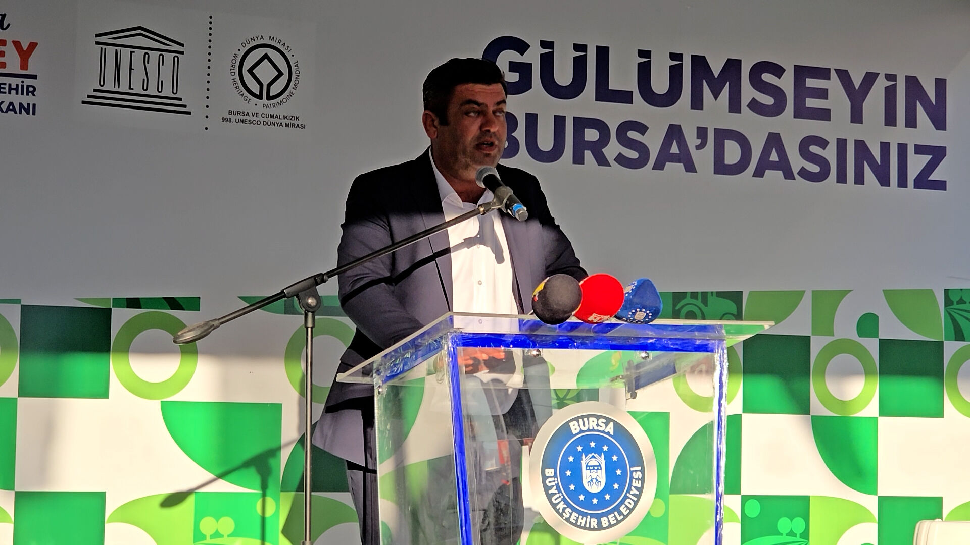 Sequence 01.00 02 01 44.Still001