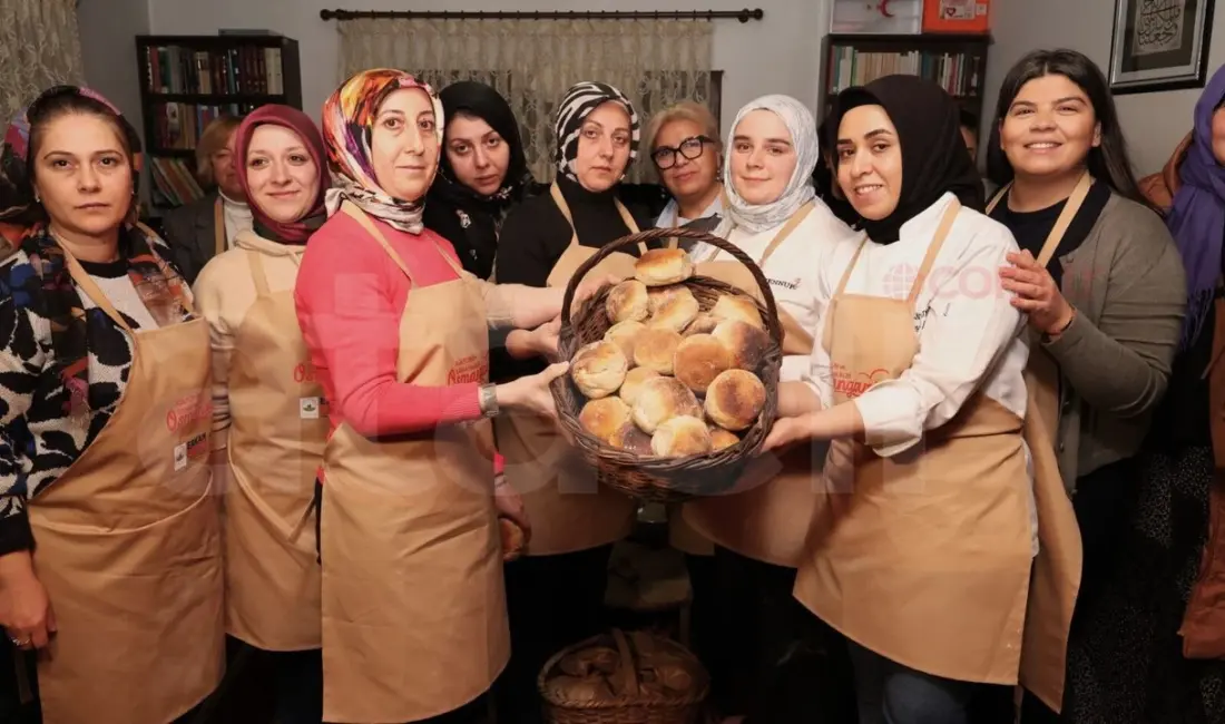 Osmangazi Belediyesi, Miraç Kandili’ne özel düzenlediği etkinlikte kadınları Somuncu Baba’nın