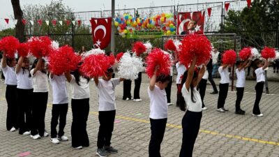 Mustafakemalpaşa’nın Güllüce Mahallesi’nde 23 Nisan Ulusal Egemenlik ve Çocuk Bayramı