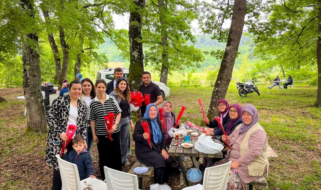 Kestelek Mahallesi’nde Anneler Günü dolayısıyla anlamlı bir etkinlik gerçekleştirildi.