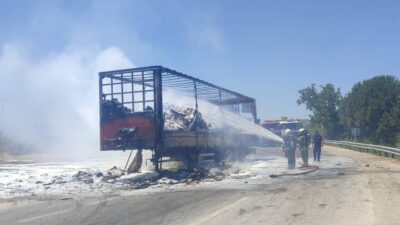 Bursa ile Balıkesir’i birbirine bağlayan kara yolu üzerinde, Karacabey ilçesi