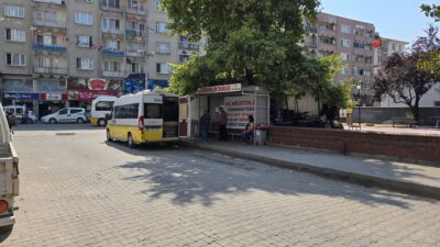 Mustafakemalpaşa’da Karacabey ve Susurluk yönüne çalışan minibüslerin kalkış noktası değiştirildi.