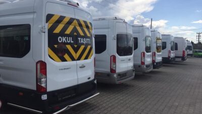 Bursa’nın Mustafakemalpaşa ilçesinde taşımalı eğitim sisteminde yapılan ani düzenlemeyle birlikte