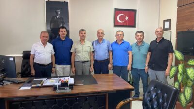 Mustafakemalpaşa Ticaret Borsası, yeni eğitim-öğretim yılı öncesinde ihtiyaç sahibi öğrencilere