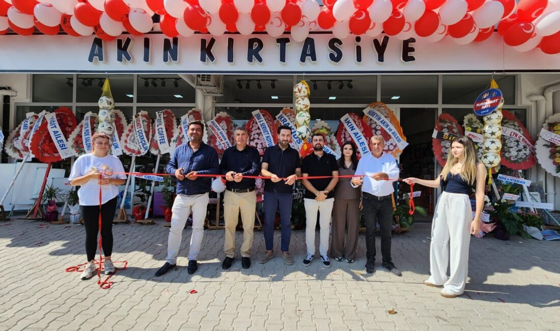 Mustafakemalpaşa’da yaklaşık 8-10 aydır vatandaşlara hizmet veren Akın Kırtasiye, düzenlenen