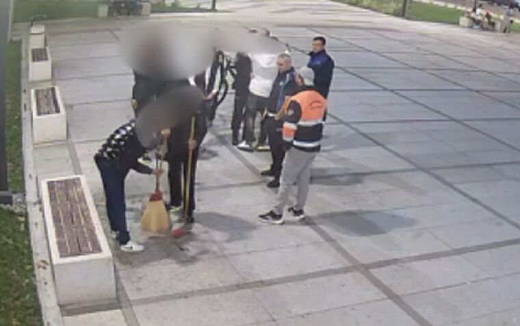 Bursa’nın İnegöl ilçesinde parktaki çekirdek keyfi, gençlere ceza olarak geri