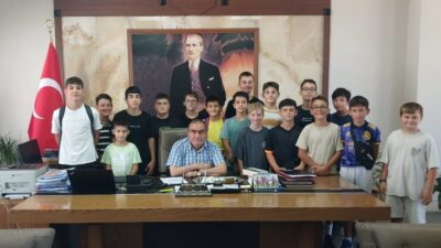 Mustafakemalpaşa’da bisiklet ve kaykay sporu ile ilgilenen gençler, ilçeye bir