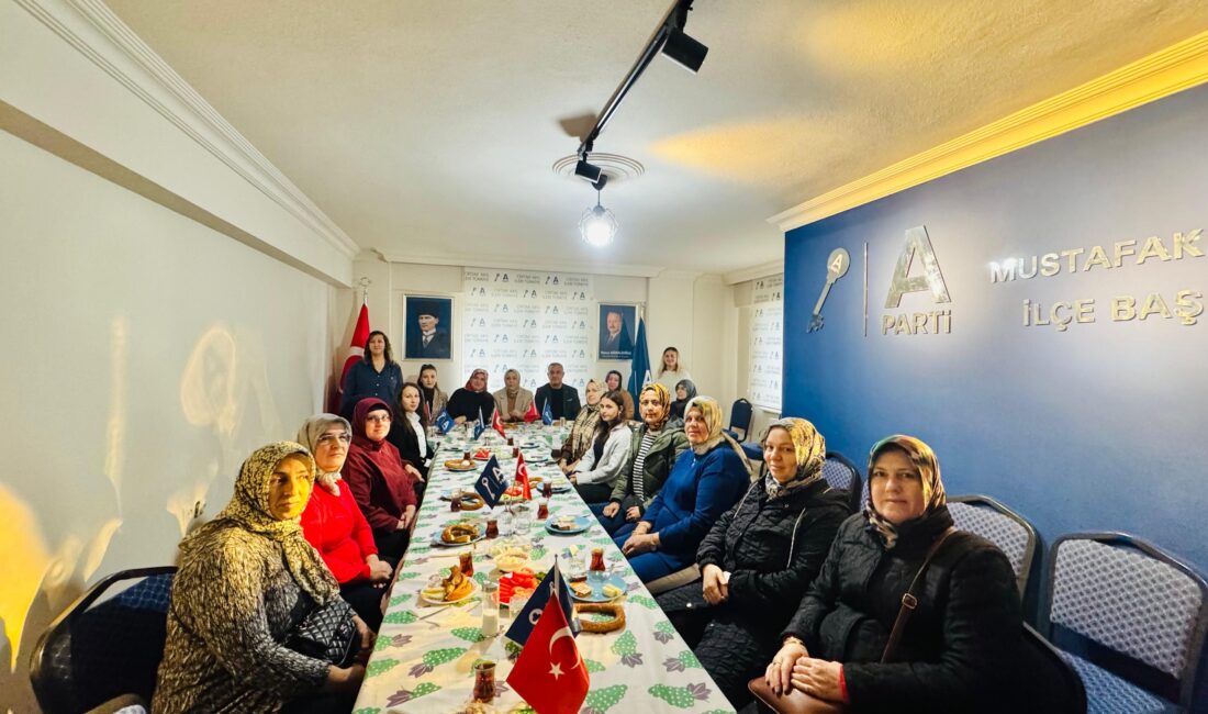 Anahtar Parti Mustafakemalpaşa İlçe Başkanlığı, kadın kolları üyeleri için ilçe