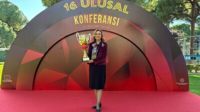 Mustafakemalpaşa’dan Öğretmen Ezel Tuna, ödüllü STEM ve yapay zekâ projesiyle