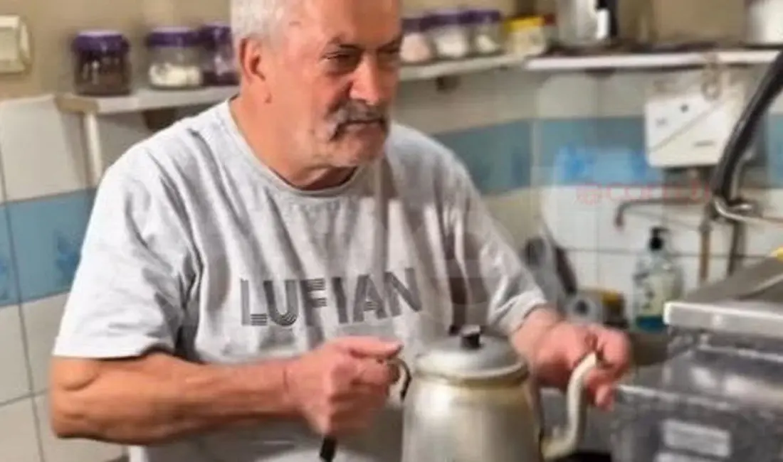 Mustafakemalpaşa’nın Orta Mahalle’sinde yıllardır kahvehanecilik yapan ve ilçe halkının “Kahveci