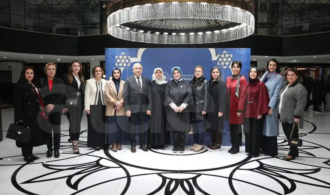 Bursa’da koruyucu aileler ve çocuklar, Vali Erol Ayyıldız’ın eşi Dilek